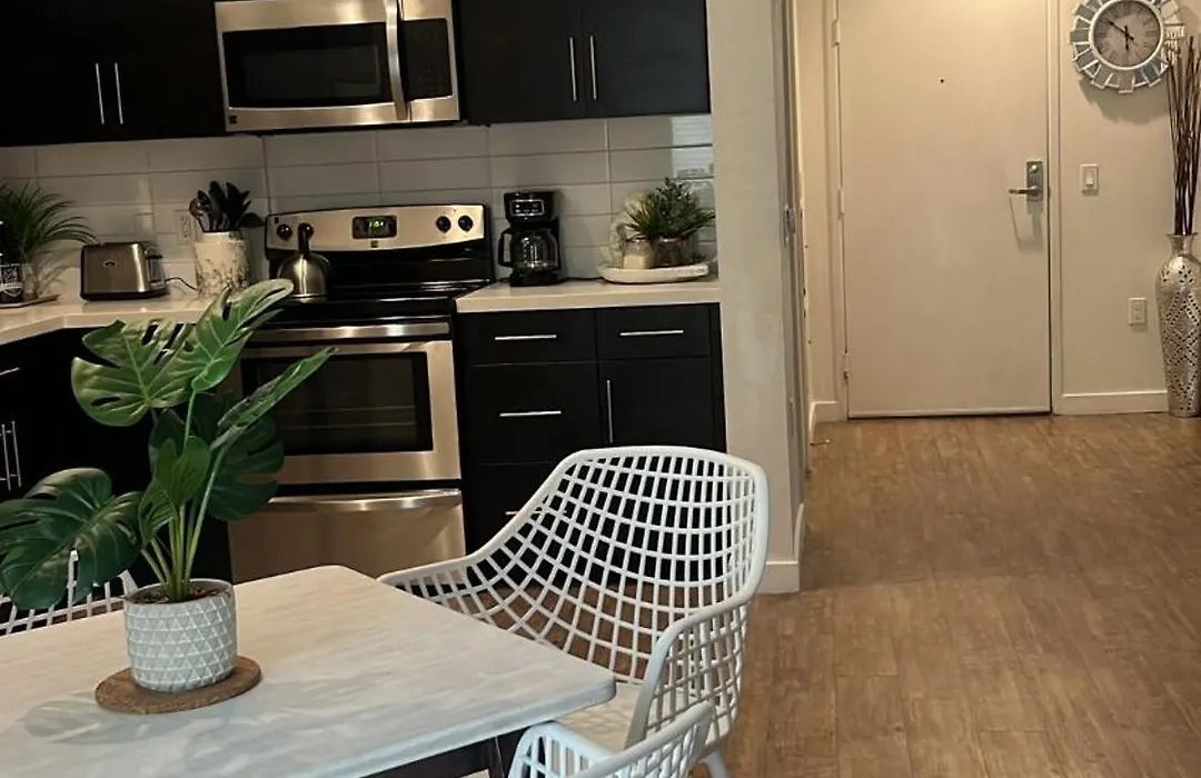 Exceptional Loft Free Parking And Wifi-1